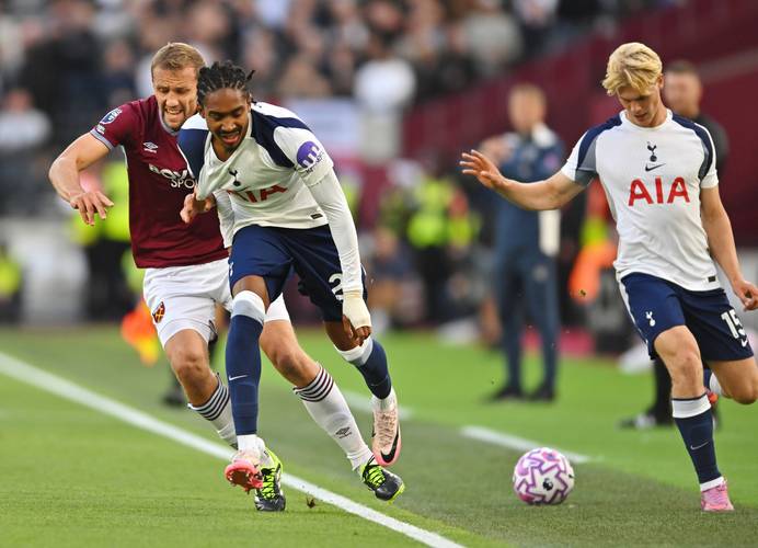 利物浦发布战热刺赛前海报：维尔茨、阿利松等球员出镜（利物浦公布战热刺赛前海报：阿利松、维尔茨等球员亮相）