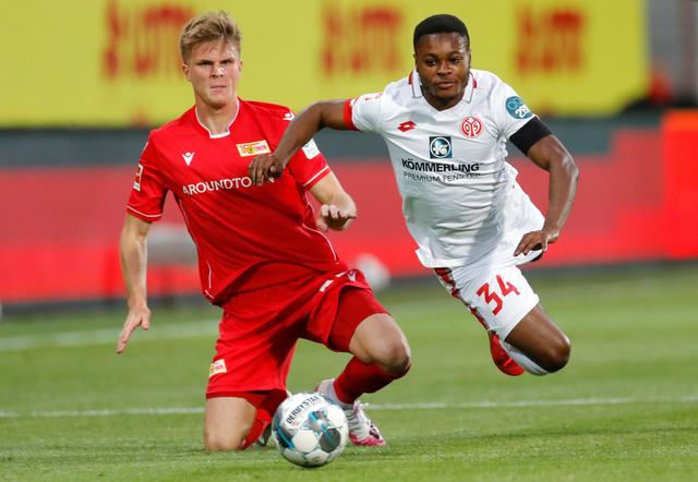 前申花外援金信煜严重违反纪律准则，被港超杰志提前解约（港超杰志以严重违纪为由，提前终止与前申花外援金信煜的合同）