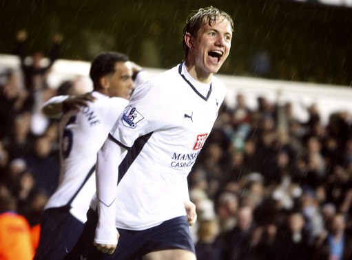 德乙半场：佐马单刀不射、阿杰伊造险，沙尔克暂0-0纽伦堡（德乙半场战报：佐马失单刀、阿杰伊造险，沙尔克暂与纽伦堡0-0僵持）