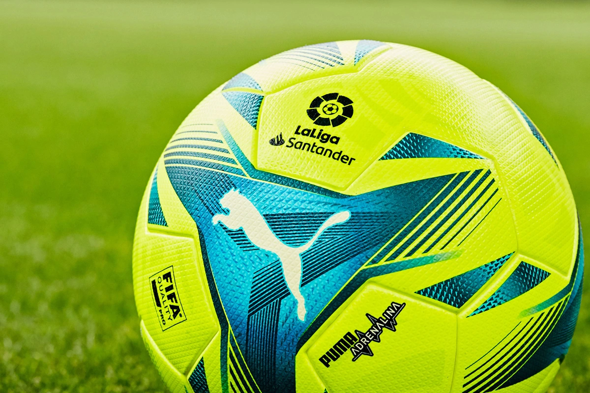 拜仁官方：于帕梅卡诺未进入本轮名单，是因为负荷管理轮休