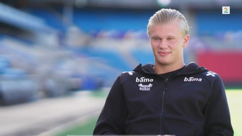 欧冠战报：孔德双响，克瑙夫破门，巴塞罗那2-1法兰克福（欧冠简报：孔德梅开二度，克瑙夫建功，巴塞罗那2-1力克法兰克福）