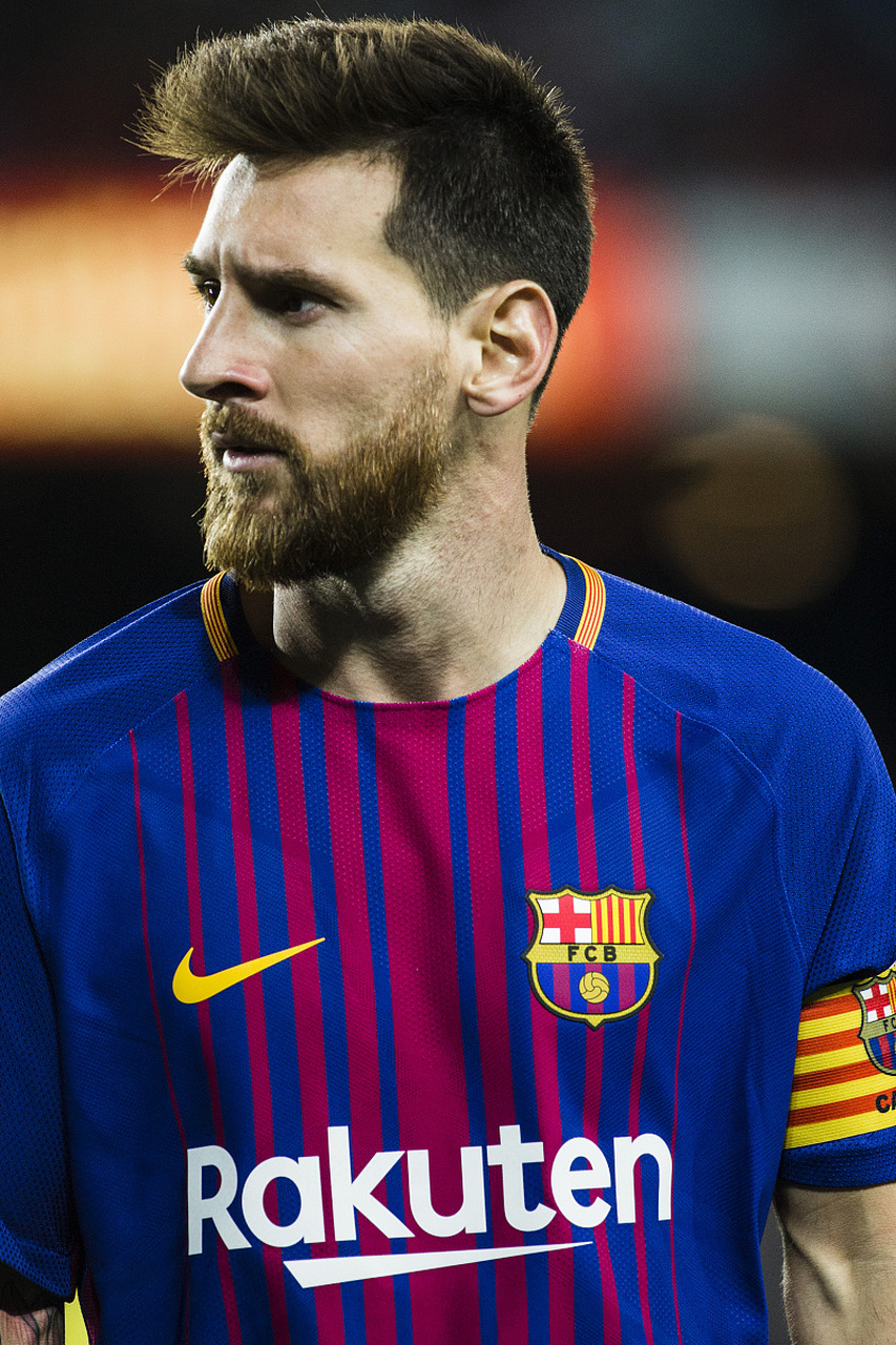 拜仁CEO：卡尔融入得很好，对于帕梅卡诺续约保持乐观（拜仁CEO：卡尔适应良好，对帕梅卡诺续约持乐观态度）