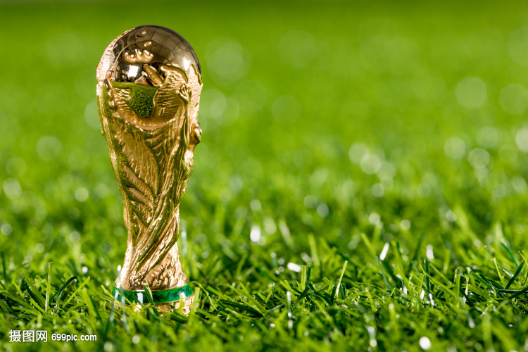 足球中超重金投入青训，多所足球学校开建