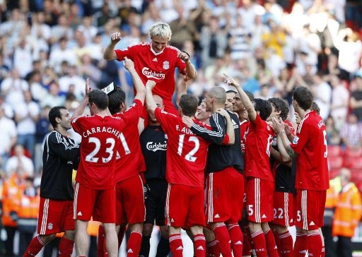 利物浦1-4负埃因霍温琼斯赛后爆发：我们不能再只是传来传去！（利物浦1比4负于埃因霍温，琼斯赛后怒言：别再只会倒脚了！）