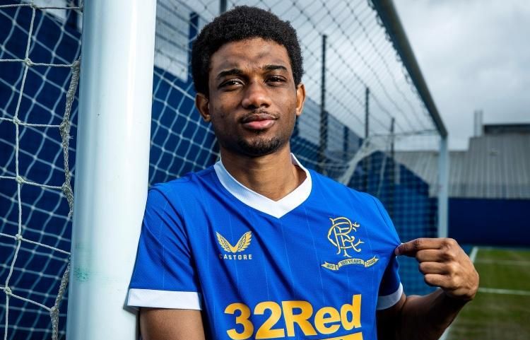 阿斯顿维拉英超前5轮不胜，现四连胜登顶英超第3（阿斯顿维拉英超开局五轮不胜后豪取四连胜，升至第3）